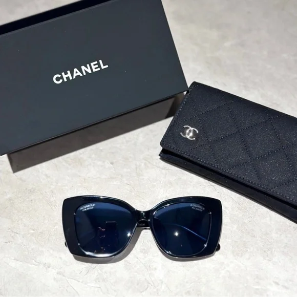 CHANEL | Accessories | Chanel Oversized Navy Sunglasses With 